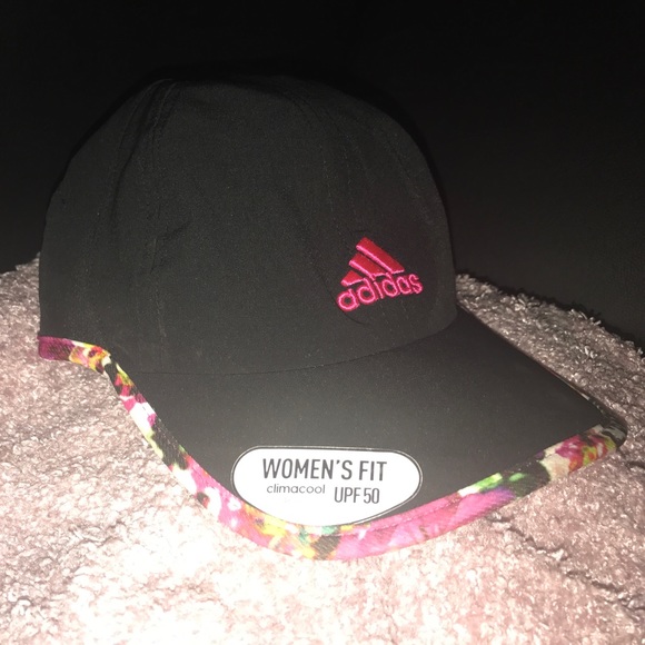 WOMENS FIR ADIDAS HAT - Picture 1 of 2