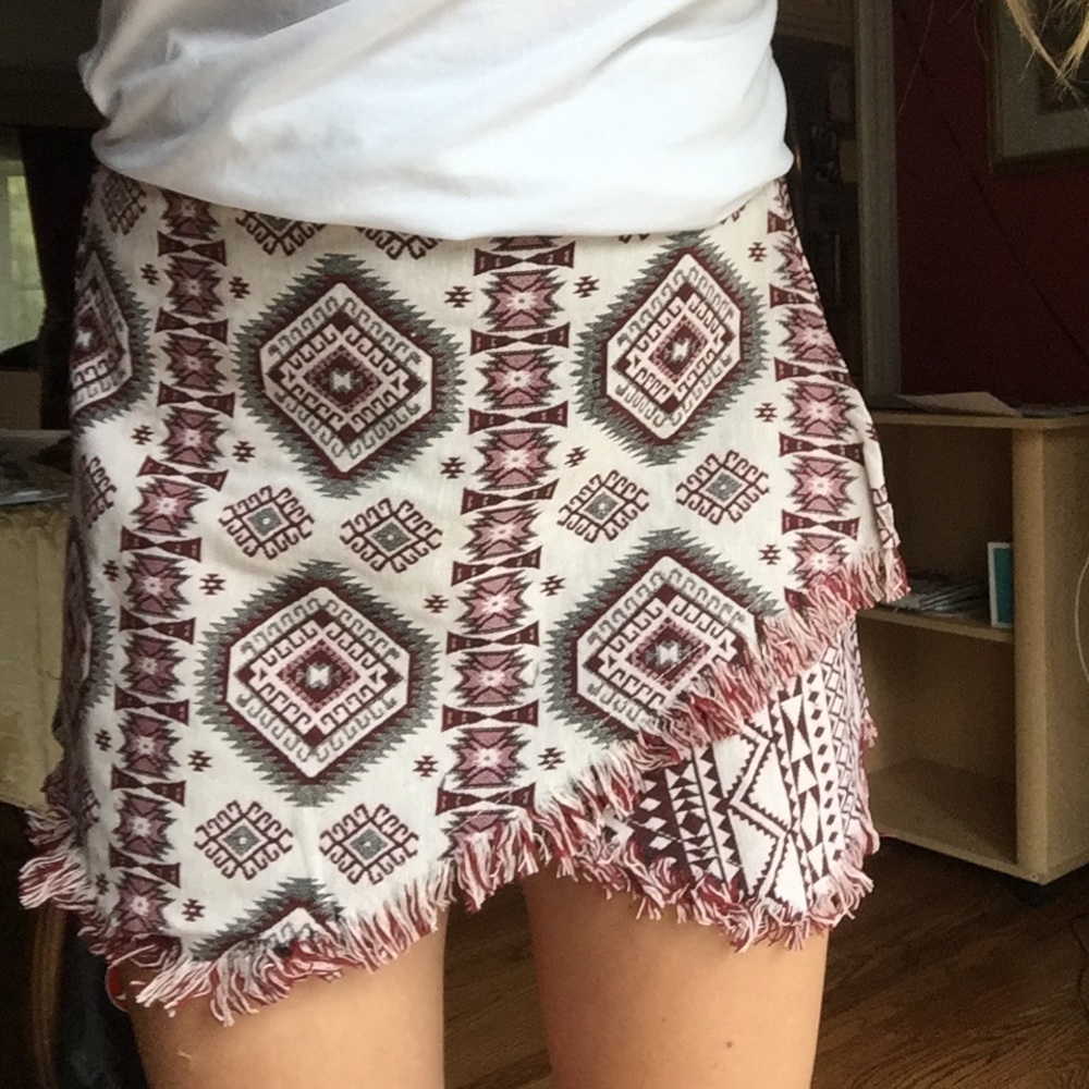 Aztec envelope skort perfect for fall NWT