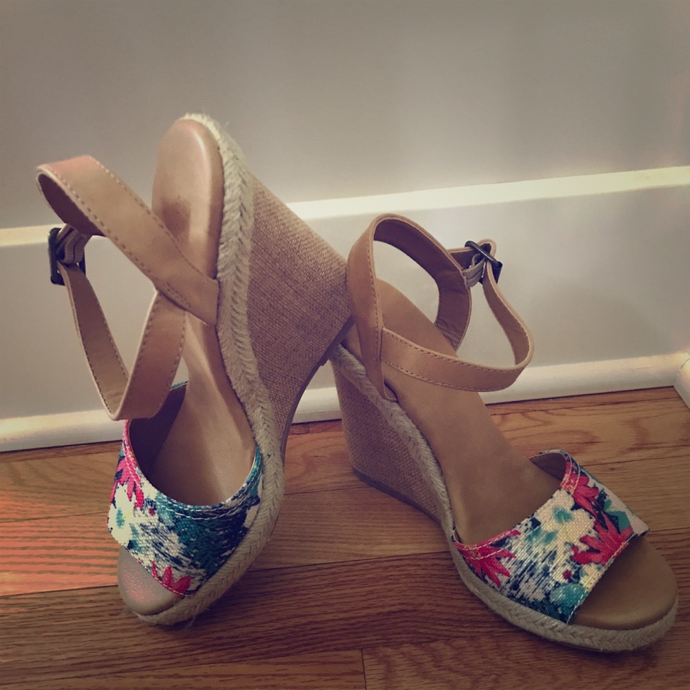 Dolce wedge heel. 7.5