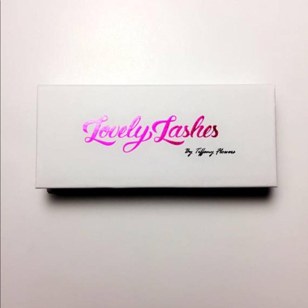 Magnetic eyelashes "Flirtitude" by Lovely Lashes