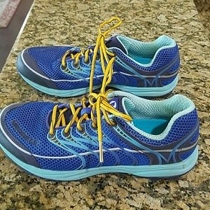 MERRELL tennis shoes