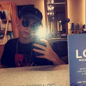 Meet your Posher, Aaron