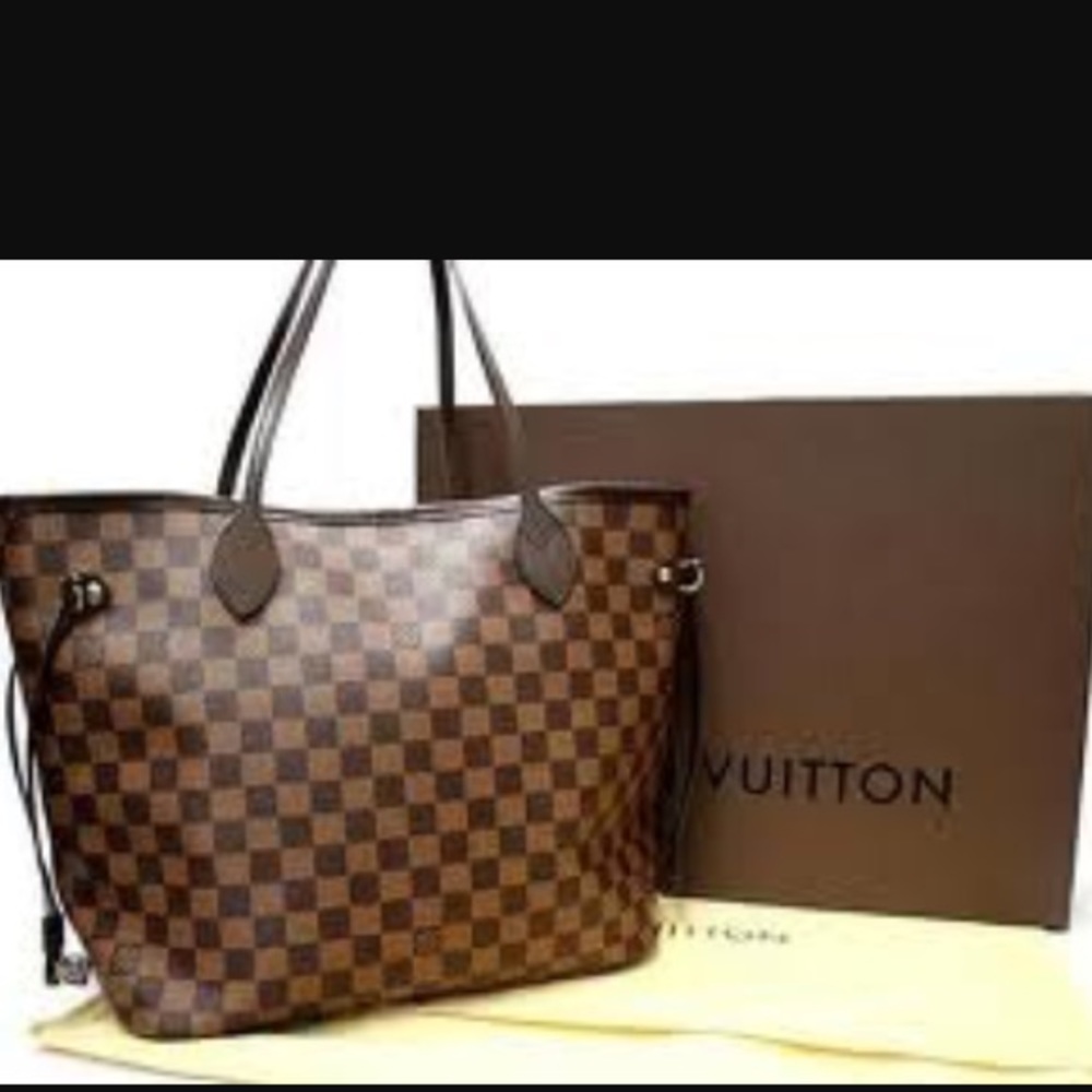 Louis Vuitton Neverfull Handbag