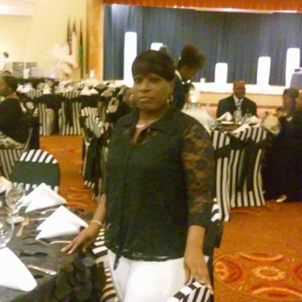 Meet your Posher, Renee