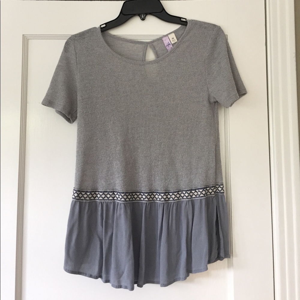 Francesca's Grey & Light Blue Top