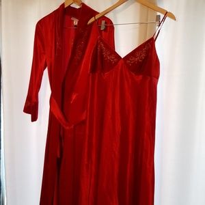 Morgan Taylor satin robe NWT