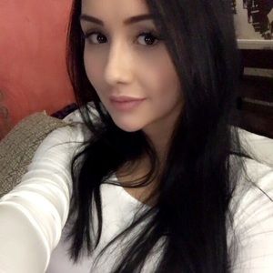 Meet your Posher, Valeria