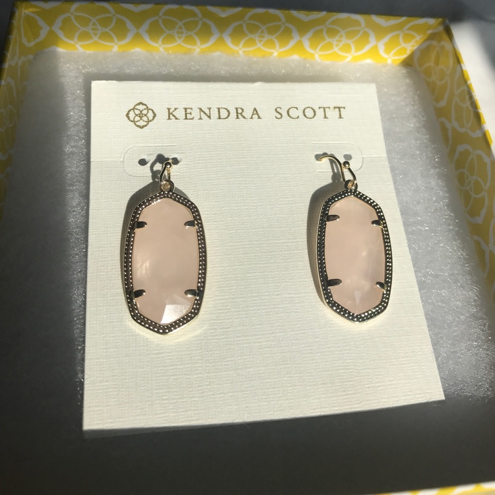 NWT Kendra Scott rose quartz earrings