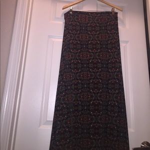 ⚡️⚡️Last Chance⚡️⚡️LuLaRoe Maxi Skirt - Small
