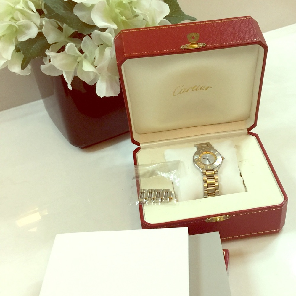 "Must de" cartier watch..