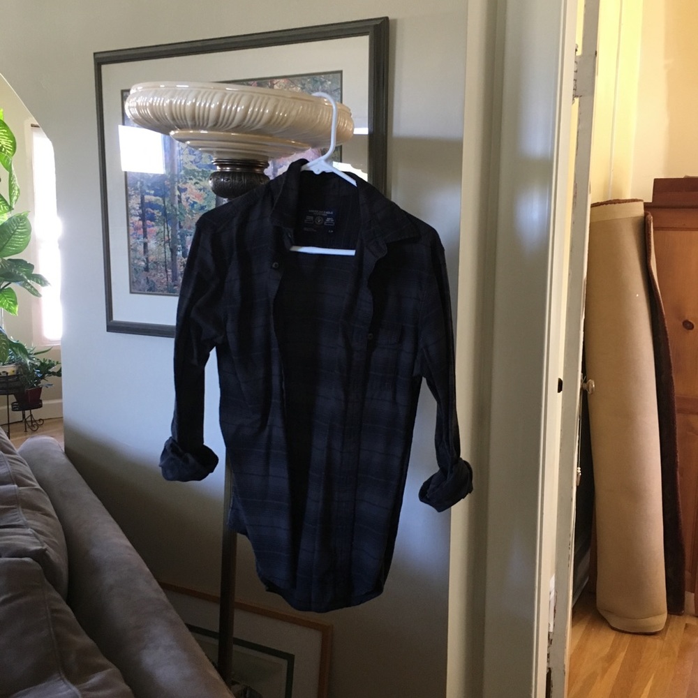 Dark grey/black striped American Eagle Flannel