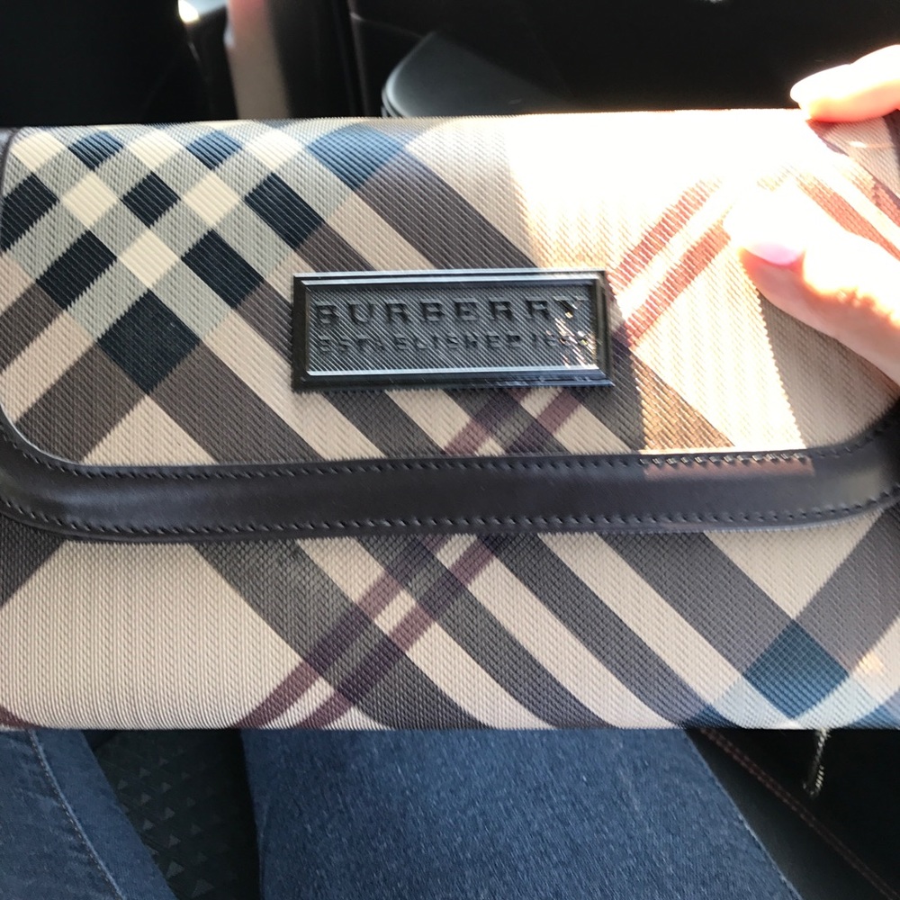 Burberry clutch purse