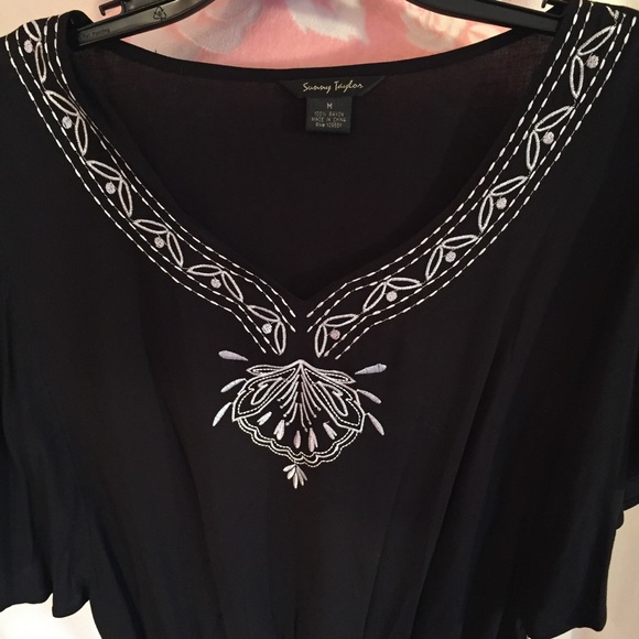 Sunny Taylor Black Top w/ cinched waist - Picture 2 of 5