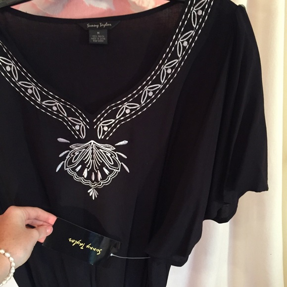 Sunny Taylor Black Top w/ cinched waist - Picture 3 of 5