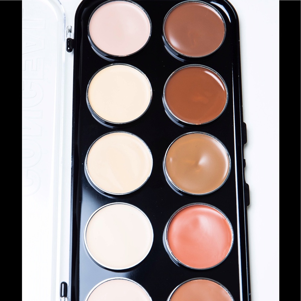 Cream Foundation Pallete - Picture 3 of 3