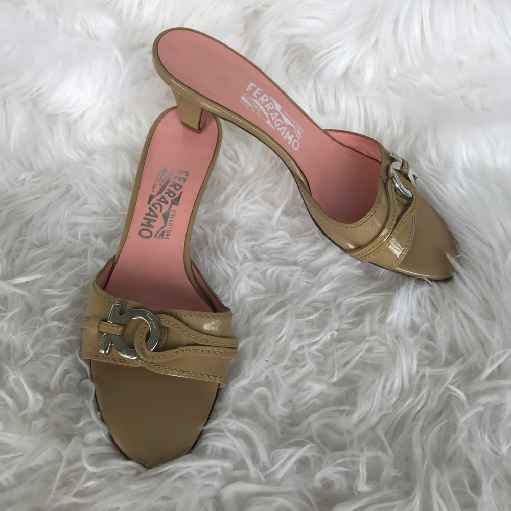 Vintage Ferragamo Sandals Size 6!