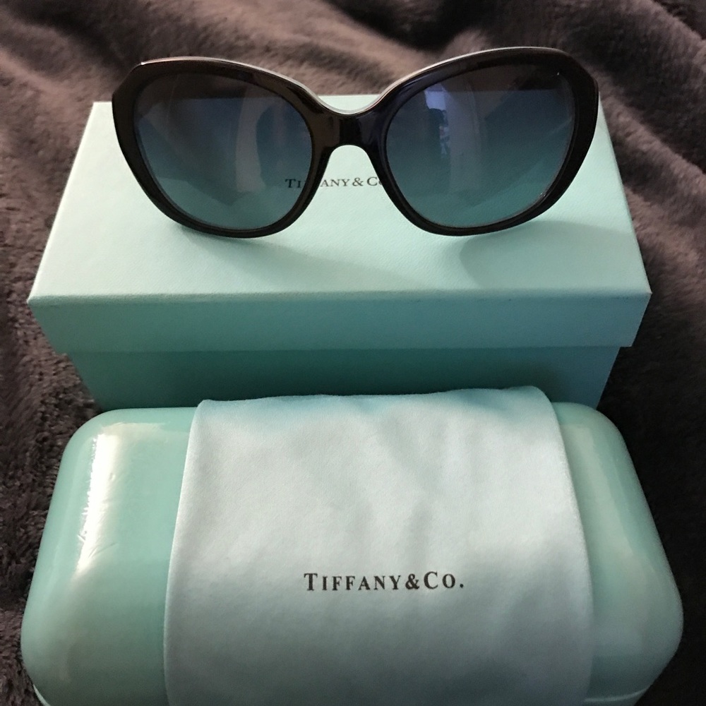 tiffany&co signature modified square sunglasses