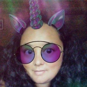 Meet your Posher, Maya