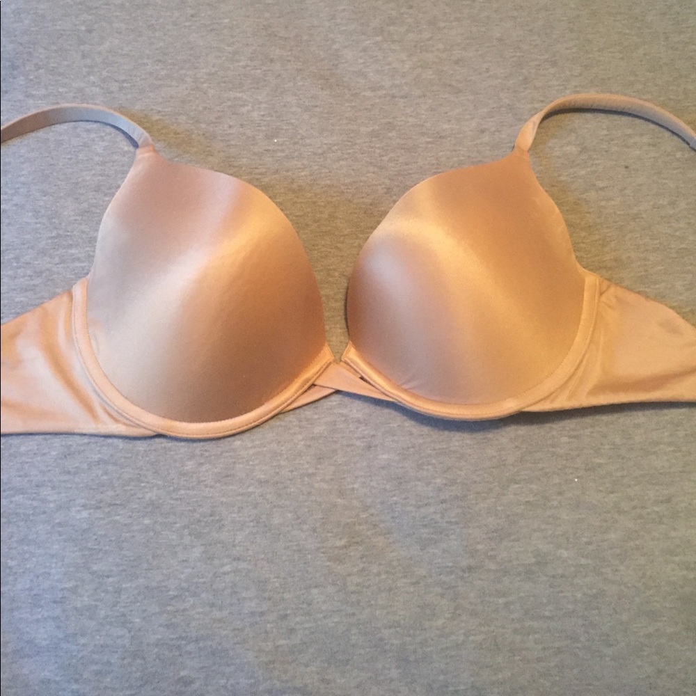 34 DD Victoria secret bra, color nude 💗