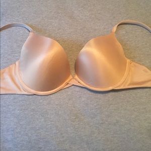 34 DD Victoria secret bra, color nude 💗