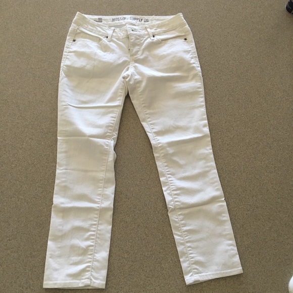 SOLD ✨ White Crop Pants - Picture 2 of 4