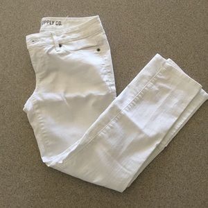 SOLD ✨ White Crop Pants