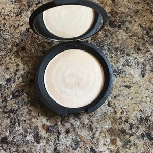 BECCA Shimmering Skin Perfector in color Moonstone