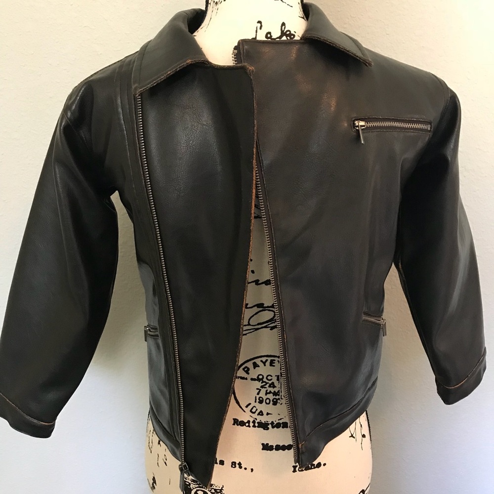 Boys 6-8 😎Kenneth Cole biker jacket