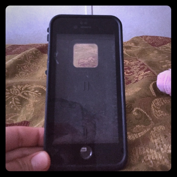 iPhone 6s Lifeproof Case - Picture 1 of 2