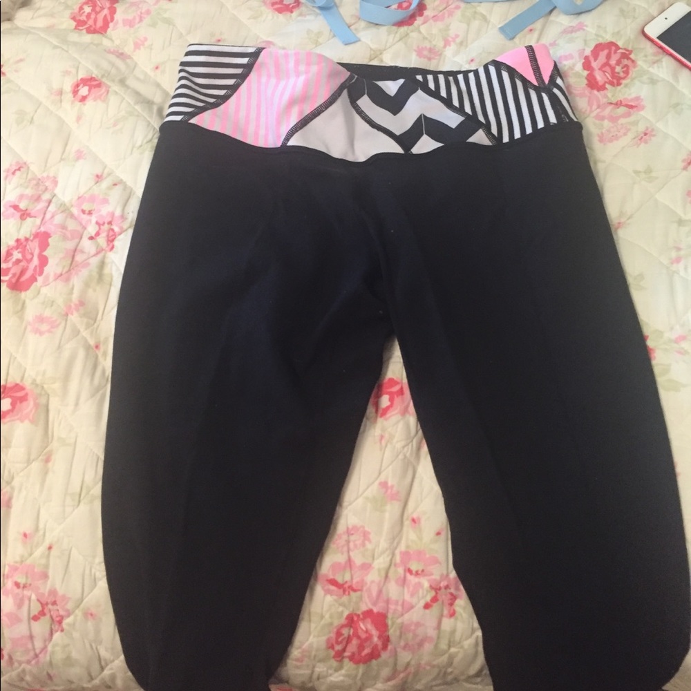 Lululemon crop yoga pants