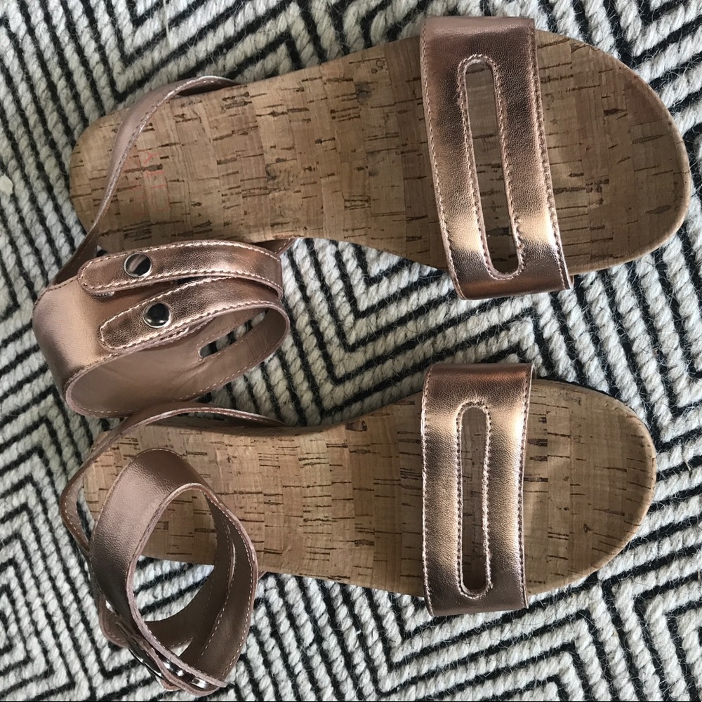 Fifth City sandals New