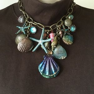 Tracey Lynn sea shell beautiful necklace