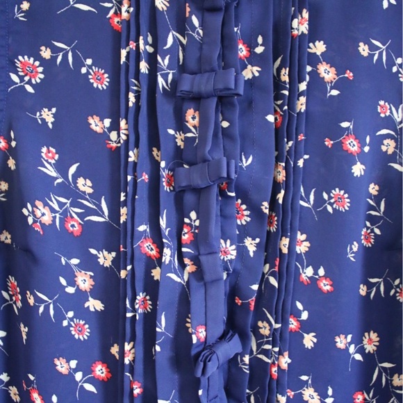 Lauren Conrad floral sleeveless blouse - Picture 2 of 2