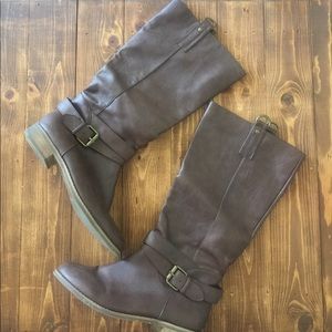 Urban Outfitters Brown boots