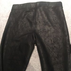 Express scuba leggings