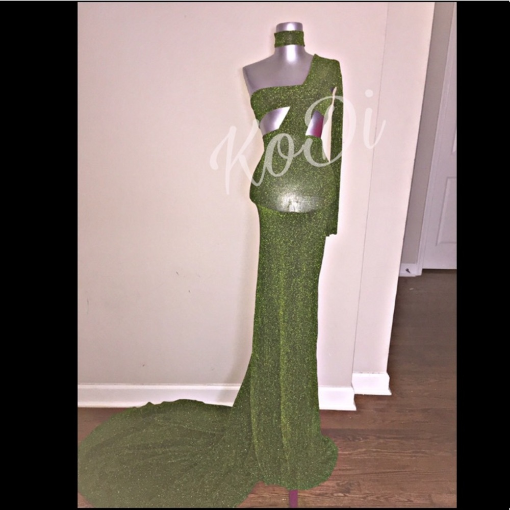 POISON IVY GOWN! ( @kodikollection on Instagram )