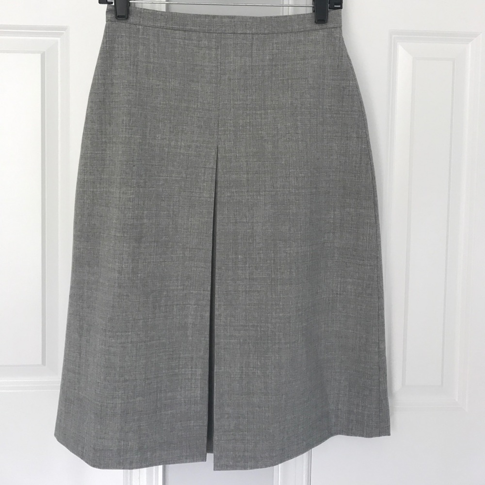 Josephine chaus light wool skirt. Sz 6