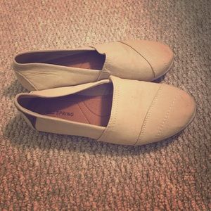 Call it spring tan flats