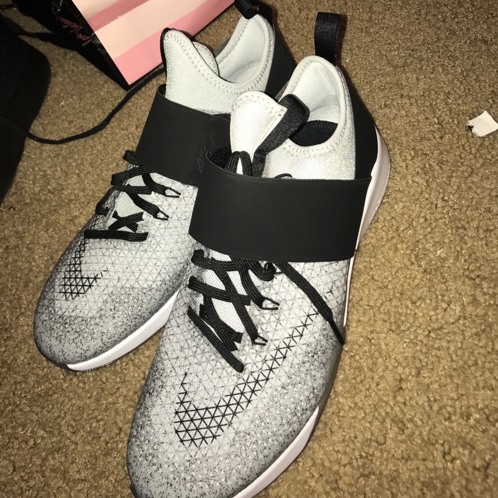 Nike Zoom cross training shoes