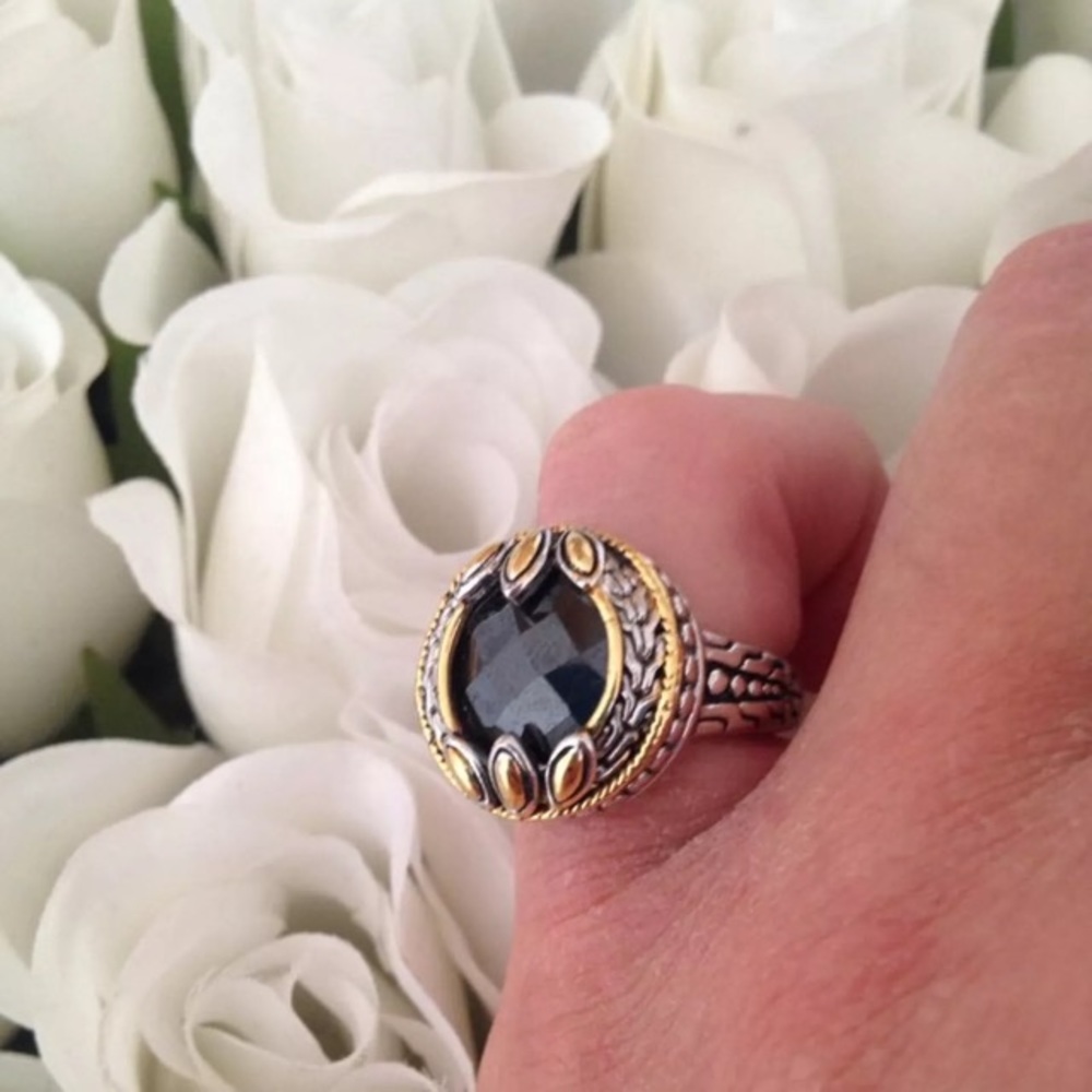 Classy Ring