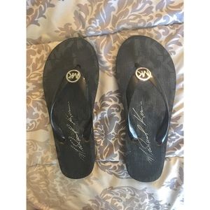 MK flip flops 🧡
