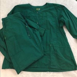 Wonder Wink Hunter Green Scrub Set, XL