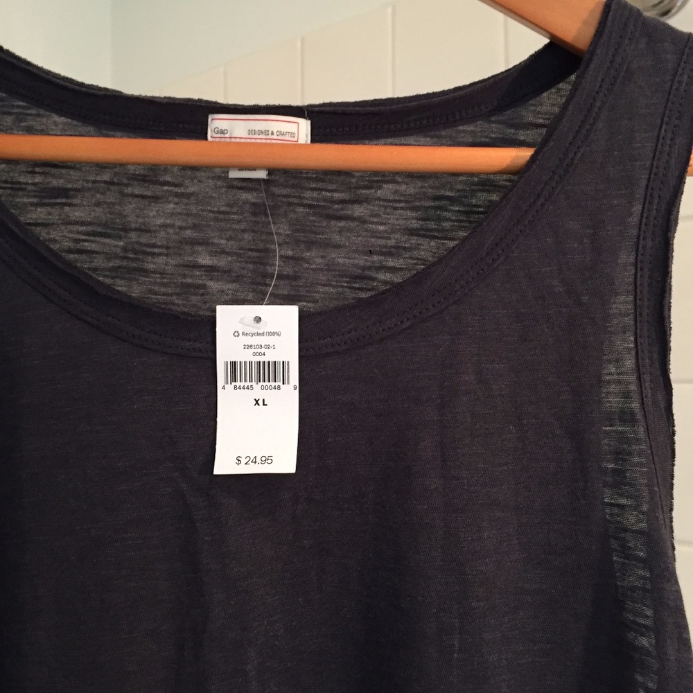 BNWT Gap Casual Navy Peplum Tank