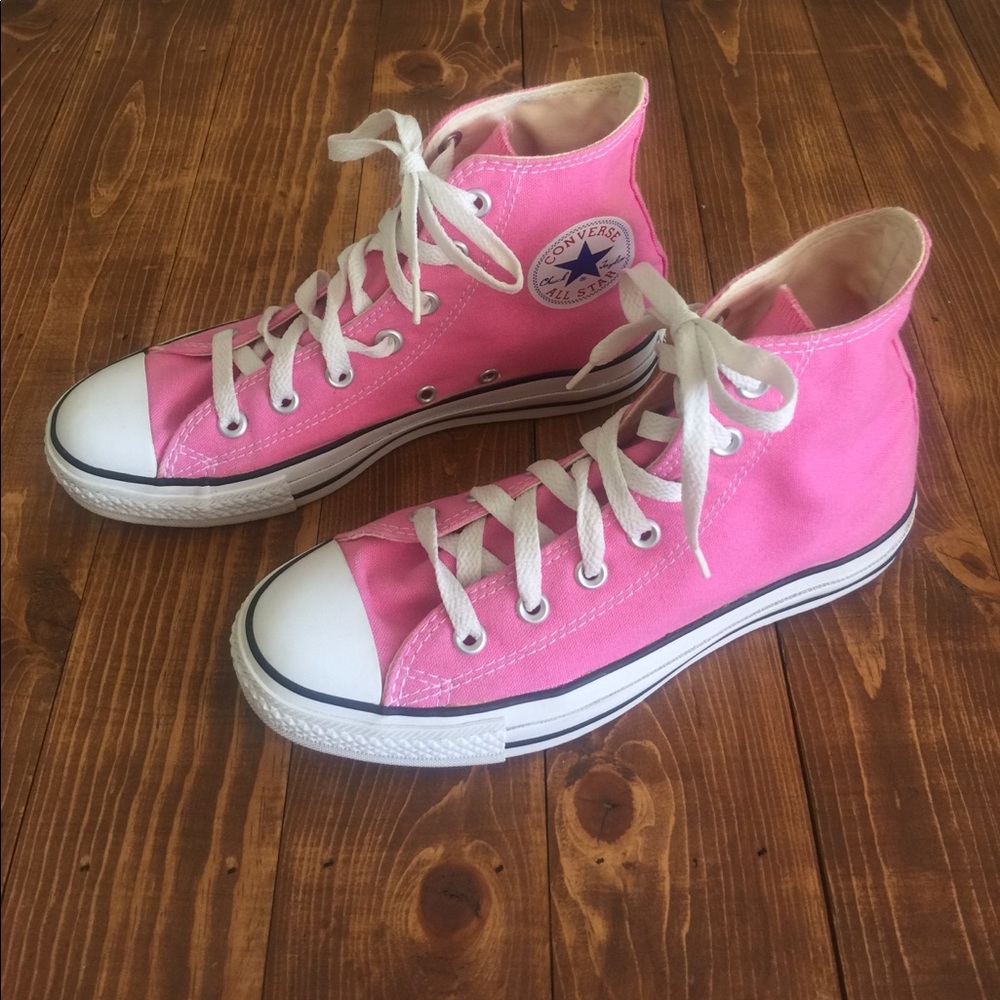 High Top pink converse