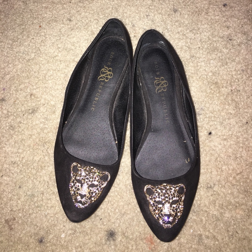 Rock &a Republic , Black Flats w/ Cheetah Jewelry