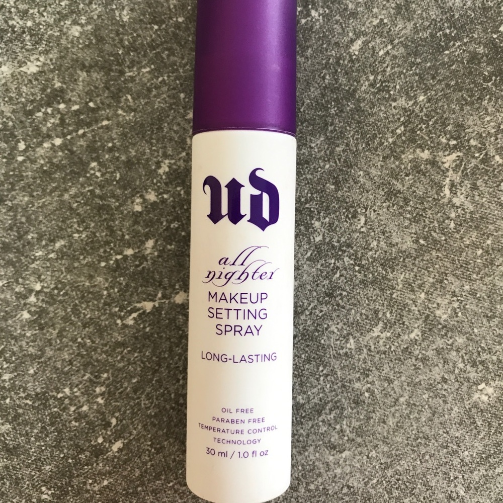 Urban decay makeup setting spray