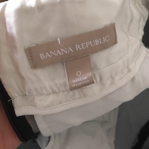 Size 0 polka dot pencil skirt - Picture 3 of 3