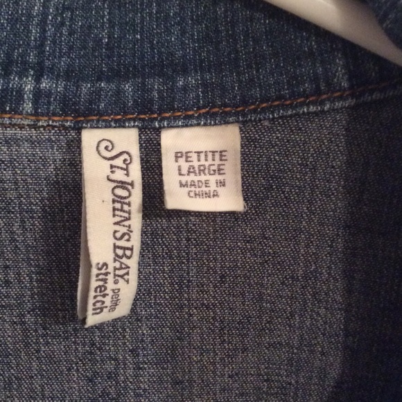 Cute jean jacket - Picture 2 of 2