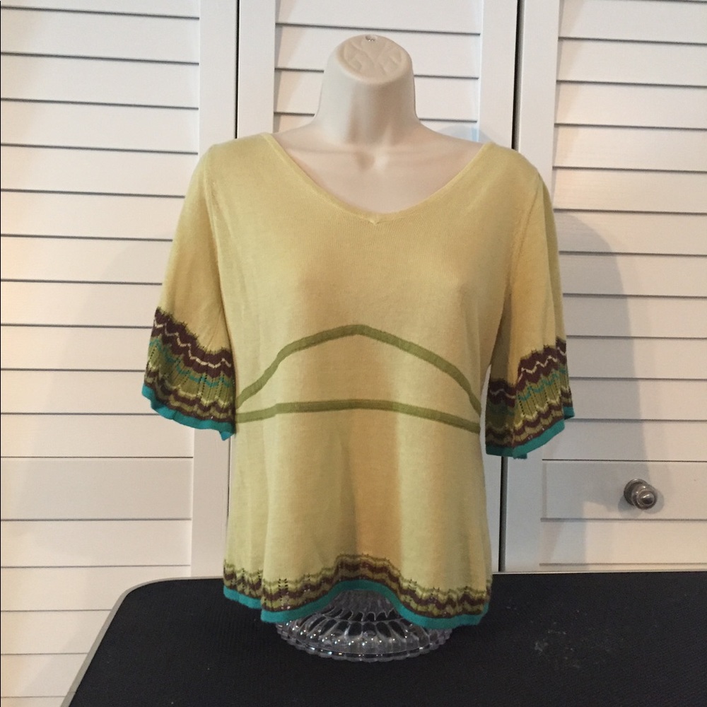 Light weight sweater
