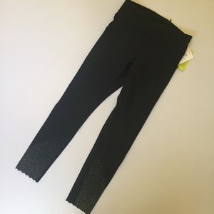 NWT lululemon tight stuff right